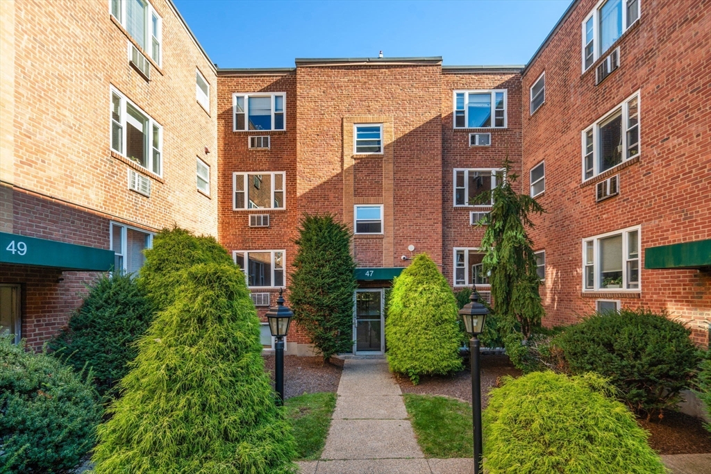 47 Colborne Rd #1 in Brighton