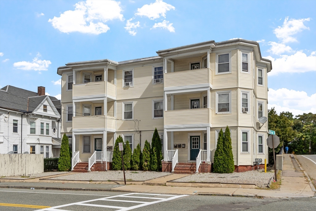 807-809 N Montello St in Brockton