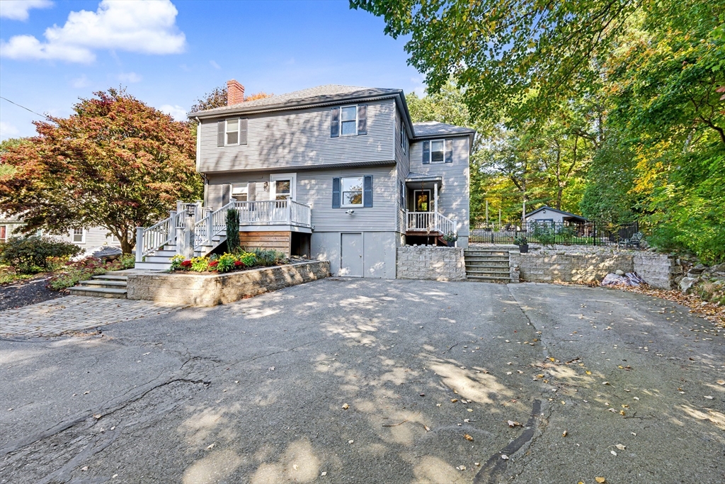 38 Lyndon Ln in Ashland