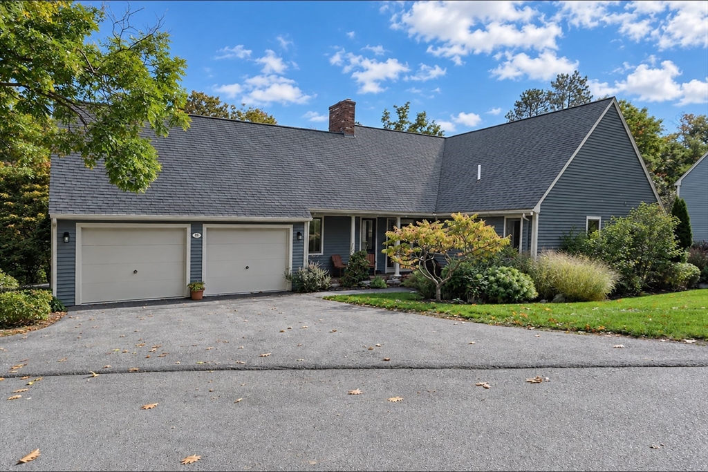 100 Pond St #18 in Cohasset