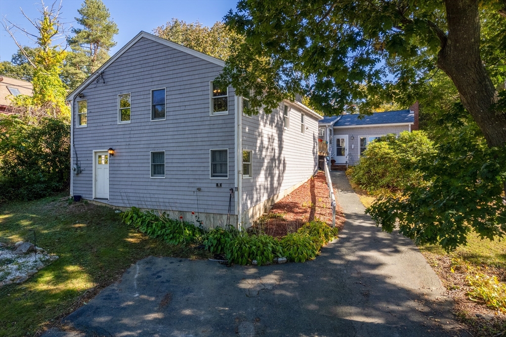 11 Youngs Rd in Gloucester