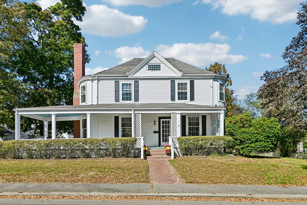 44 Ocean St in Nahant