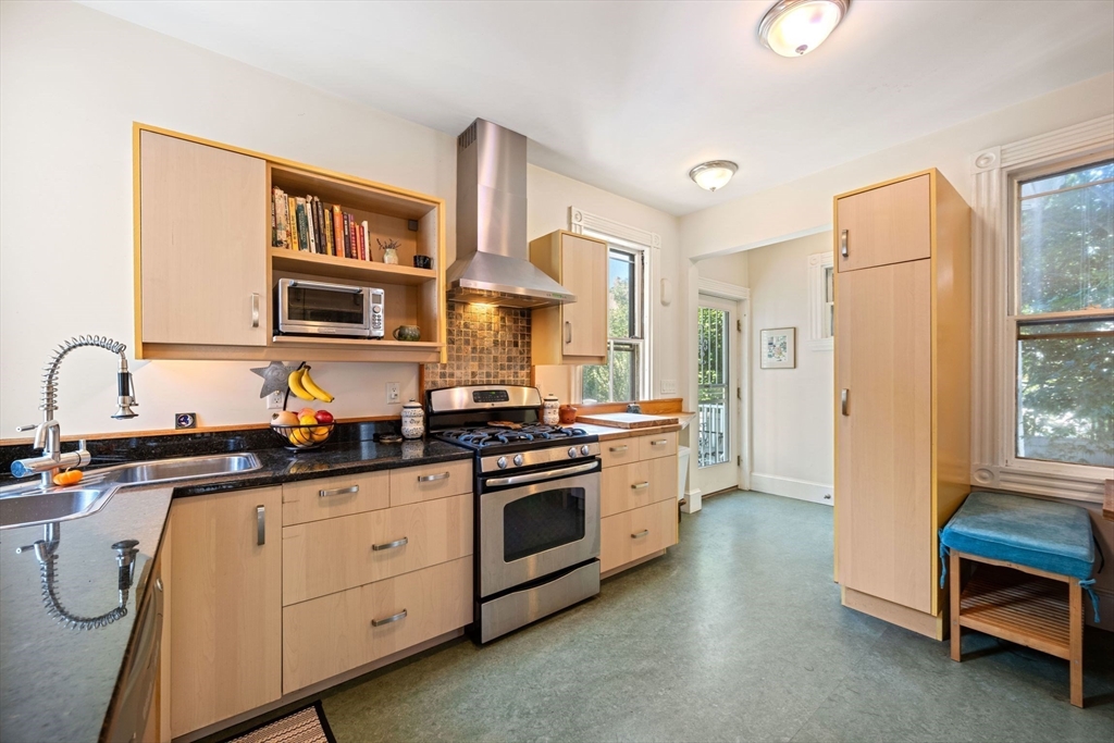 46 Sycamore St in Roslindale