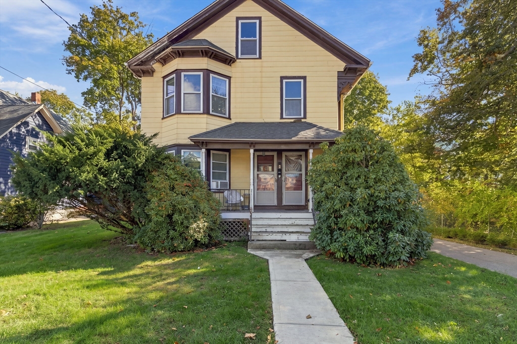 562 Newport Ave in Attleboro