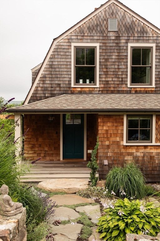 24 Uncas Rd in Gloucester