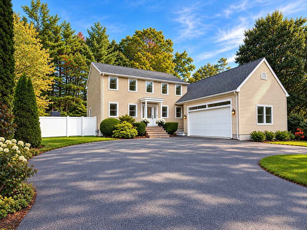 14 Dunvegan Dr in Merrimac