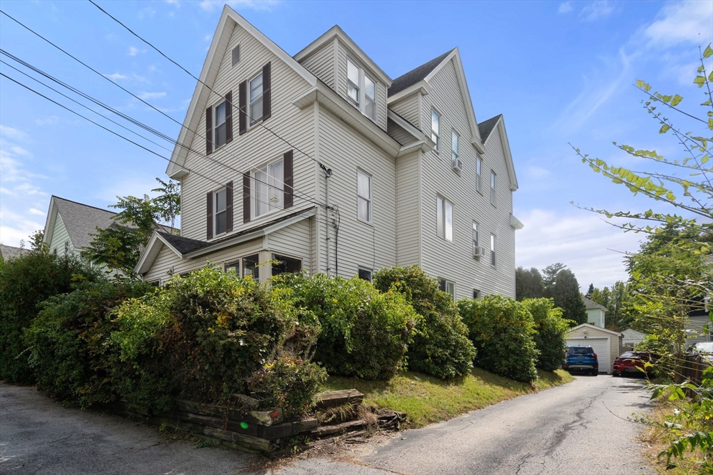 12 Greendale Ave in Worcester