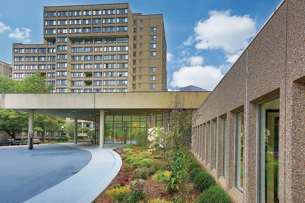 250 Hammond Pond Parkway #1611S in Chestnut Hill