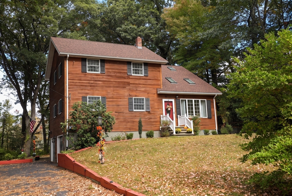 8 Nichols St in North Reading