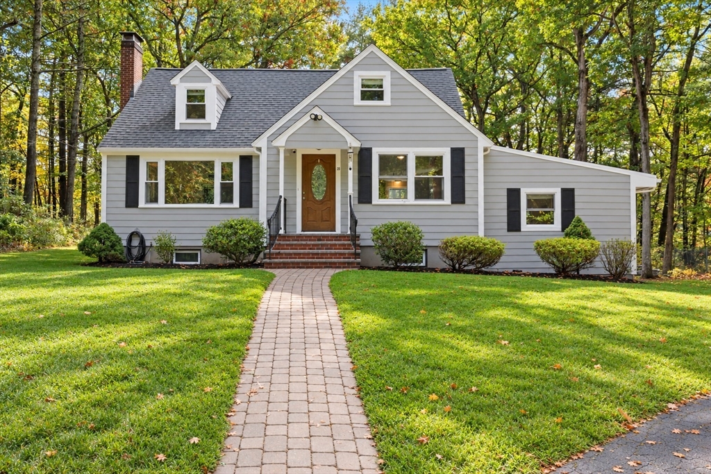 35 Pine St in Sharon