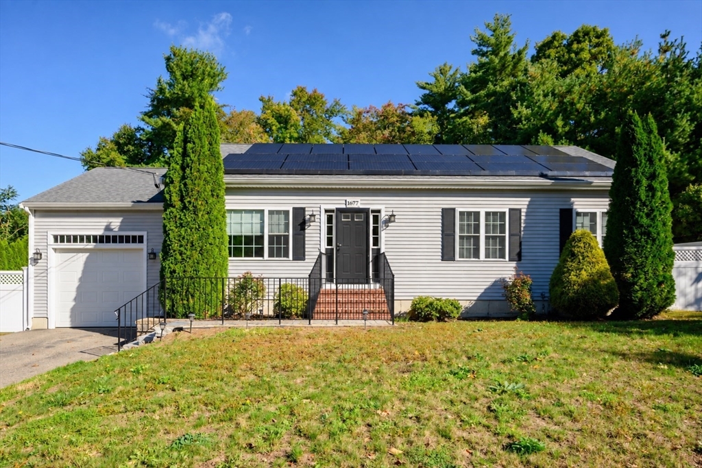 1677 Plymouth St in Bridgewater