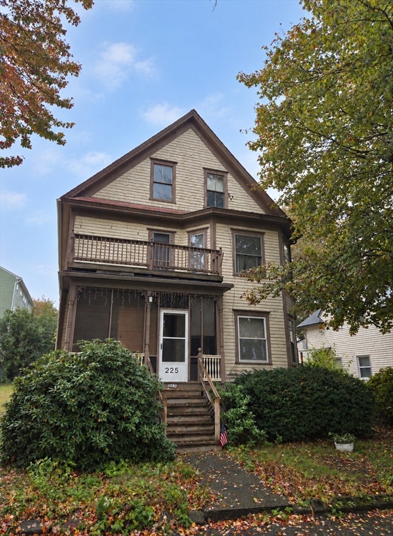 225 Fairmont Ave in Worcester