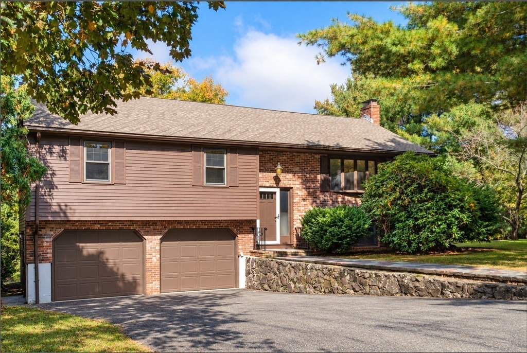6 Aricia Ln in Winchester
