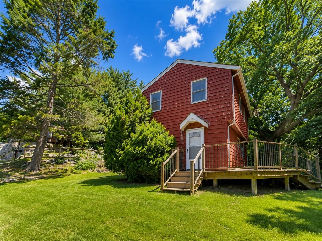 39 Woodside Ln in Arlington