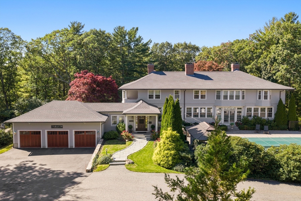 11 Hart St in Beverly