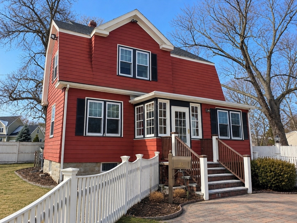 93 Lowell St in Woburn