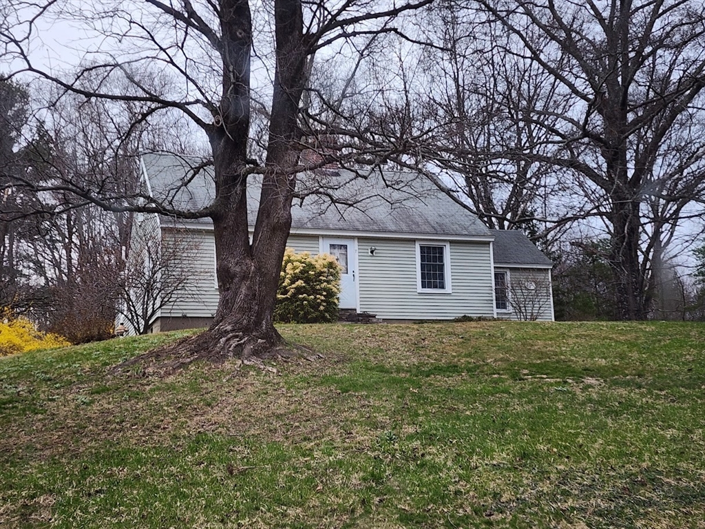 7 Windle Ave in North Grafton