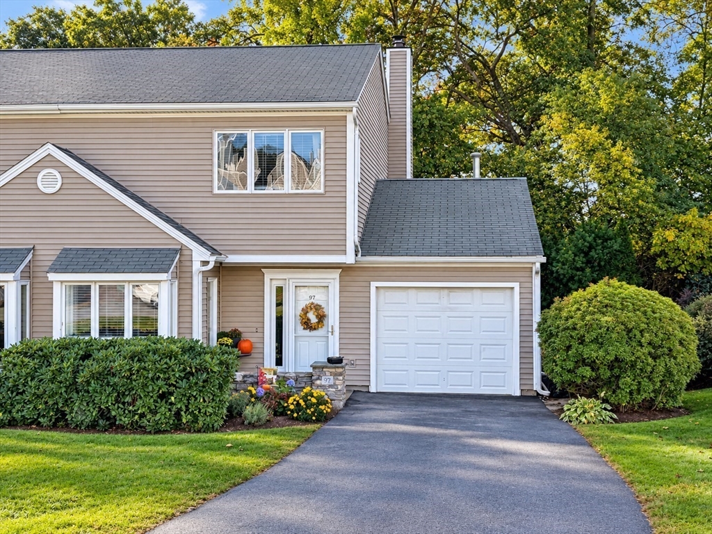 97 Oakwood Lane #97 in Worcester