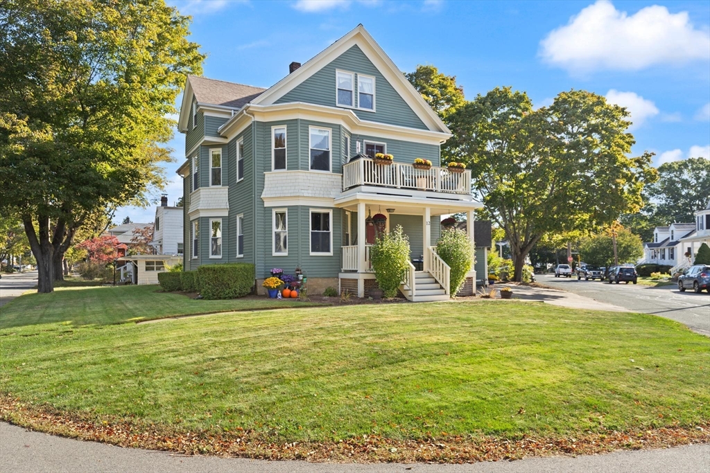 12 Newbury St in Beverly