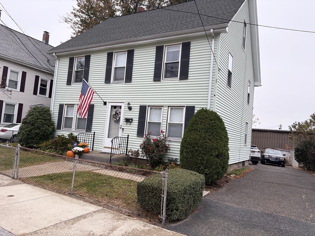 32 Oak Street in Waltham