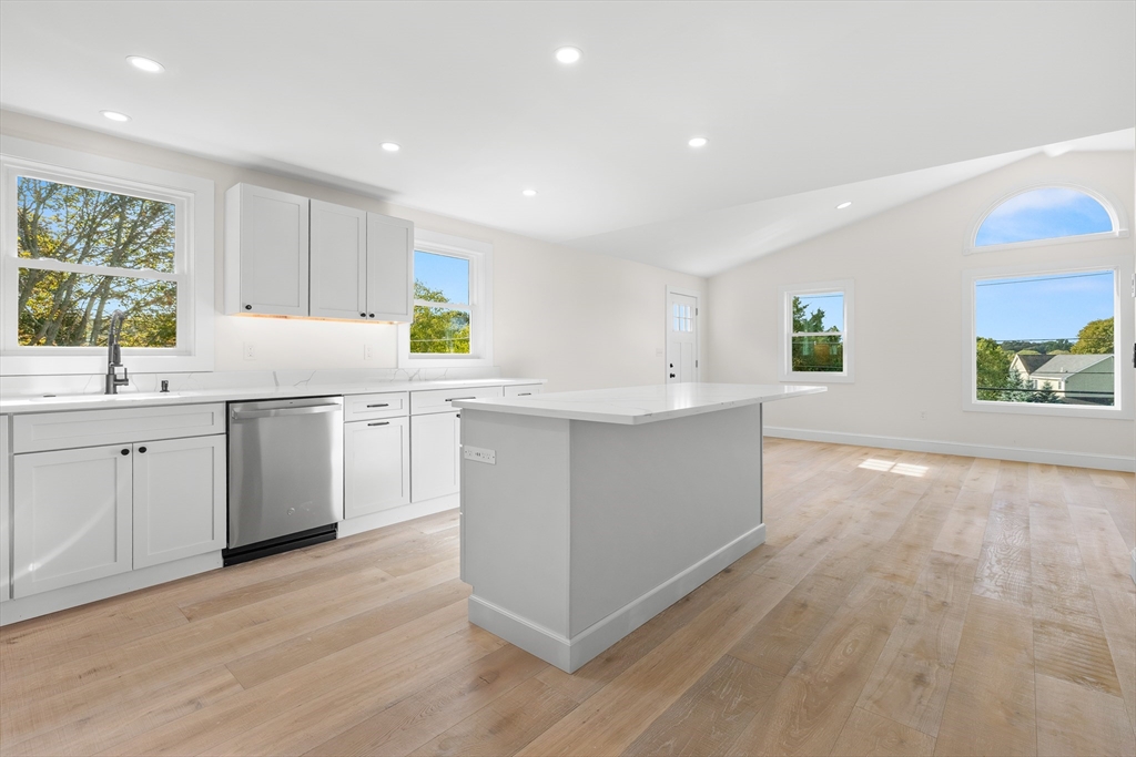 16 Reynard Street #2 in Gloucester