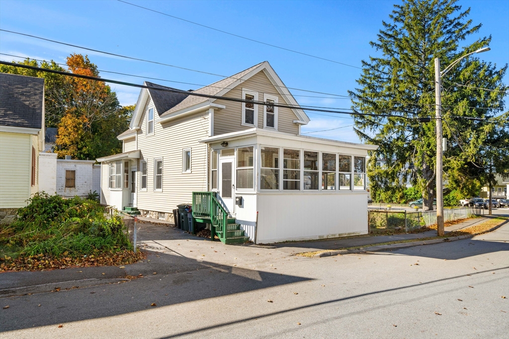 8 Morton St in North Andover