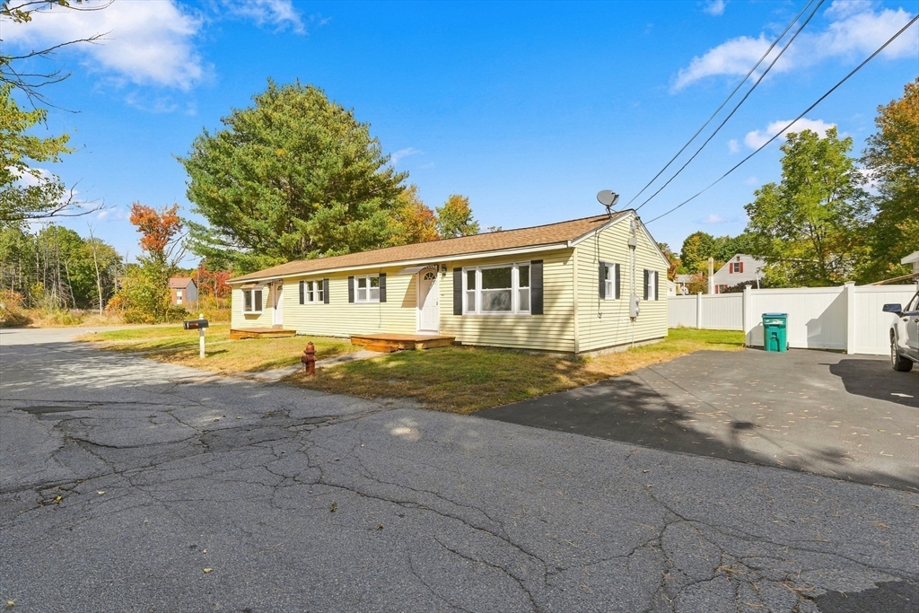 31-37 Monarch St in Lowell