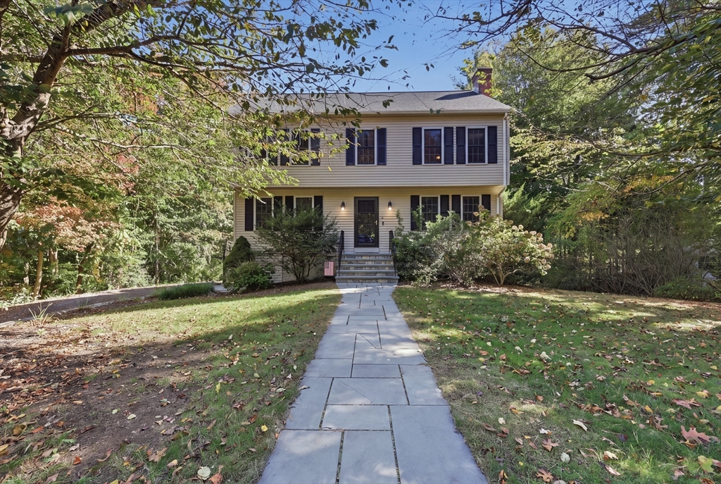 26 Hooksett Circle in Medway