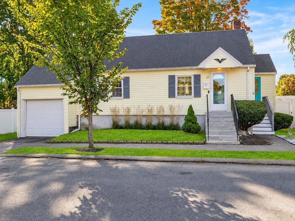 17 Hood Road in Danvers
