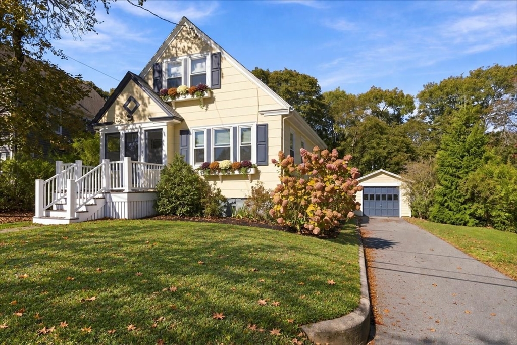 82 Manatee Rd in Hingham