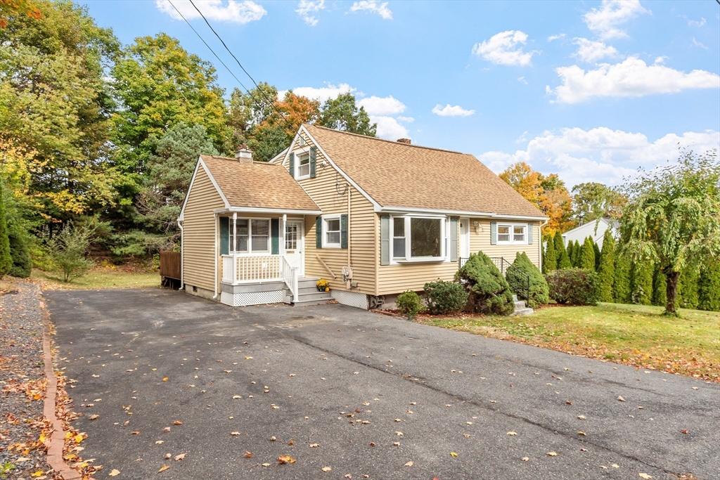 3 Meadowbrook Dr in West Boylston