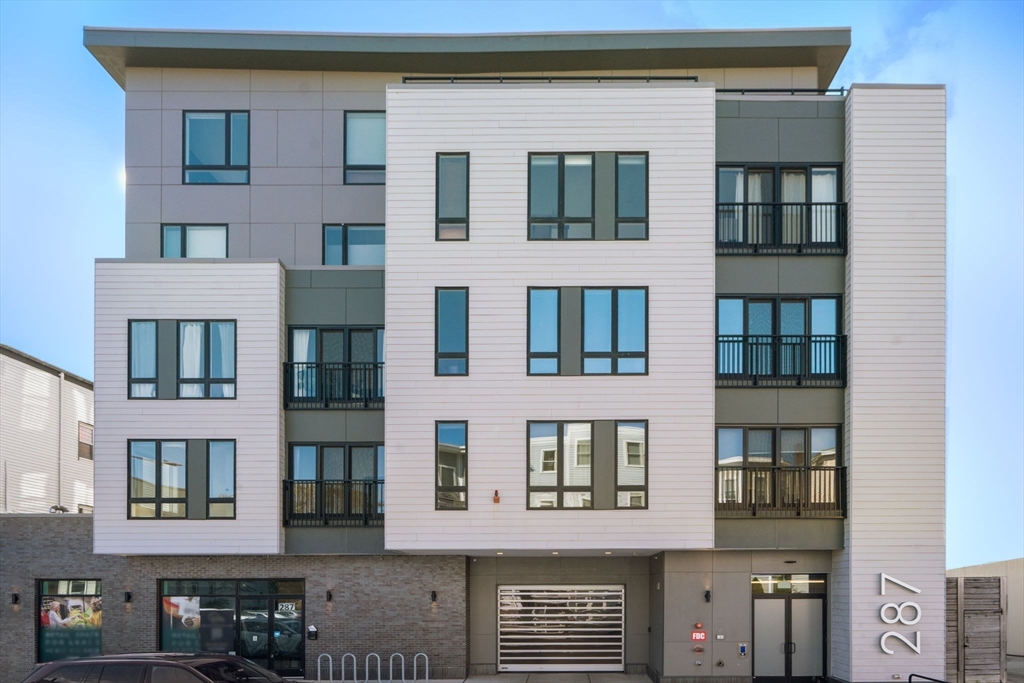 287 Maverick St #309 in Boston