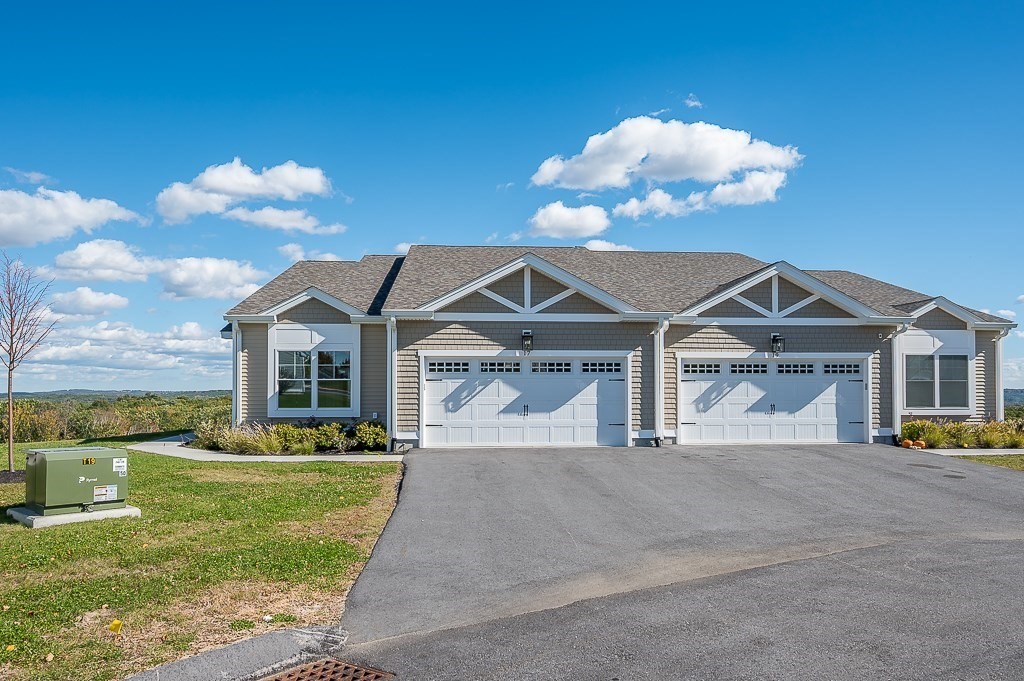 17 Pinnacle Place #108 in Millbury