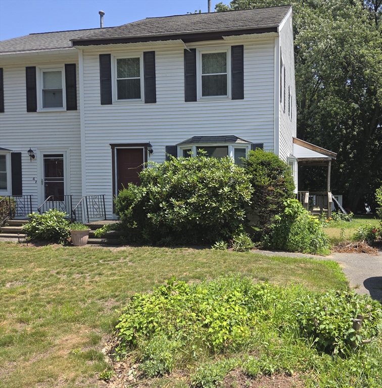 6 Riverbank Circle #6 in Haverhill