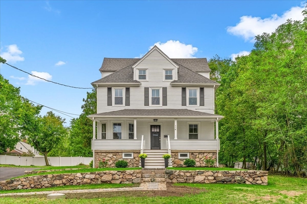 114 Hull St in Hingham