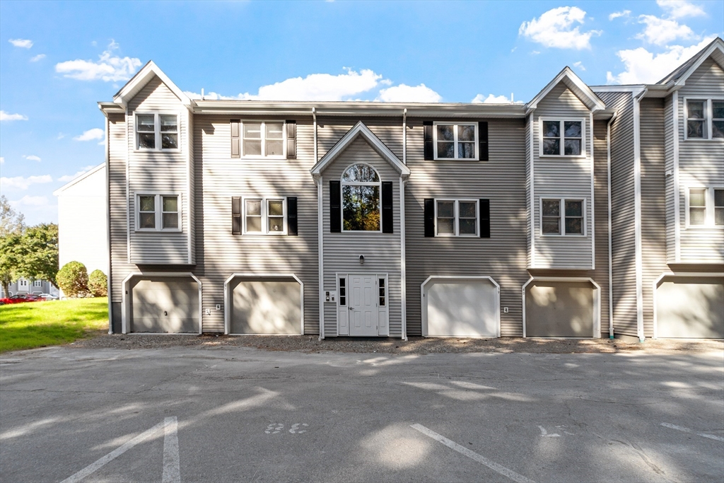 74 Tennis Plaza Rd #40 in Dracut