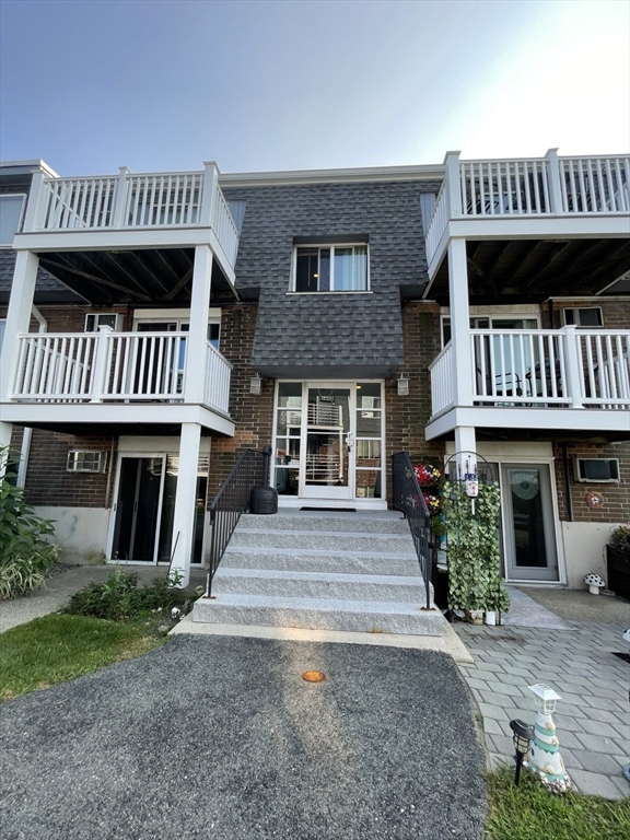 145 Essex Ave #308 in Gloucester