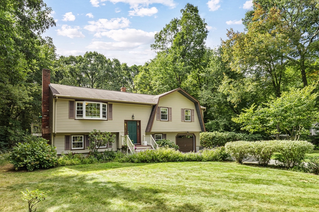 23 Teresa Rd in Hopkinton