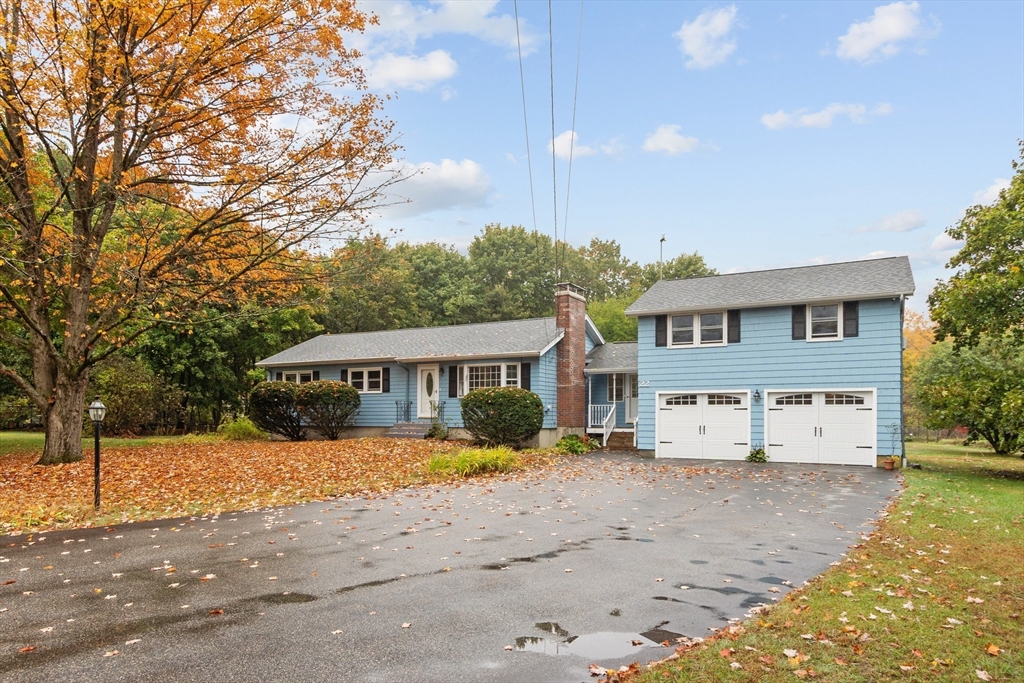 22 Doral Dr in North Chelmsford