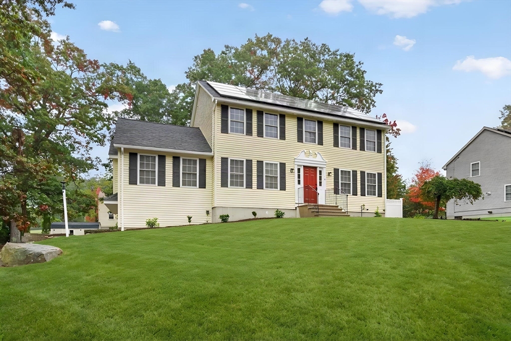 16 Horseshoe Ln in Clinton