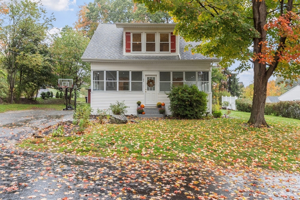 24 Dewey Ave in Boylston
