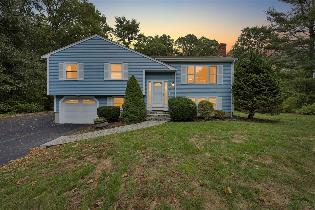 7 Garrison Dr in Plainville