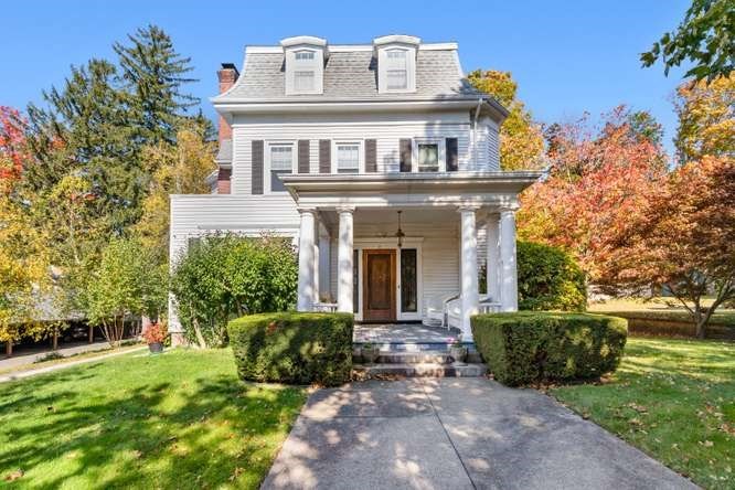 33 Yale Ave in Wakefield