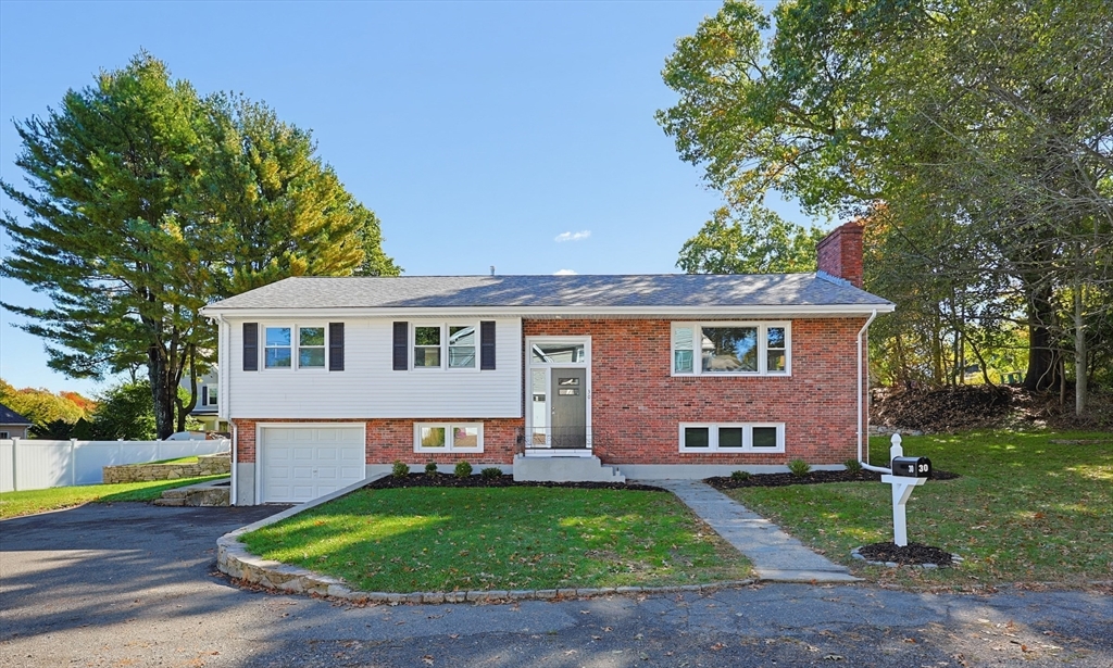 30 Taft Ln in Dedham