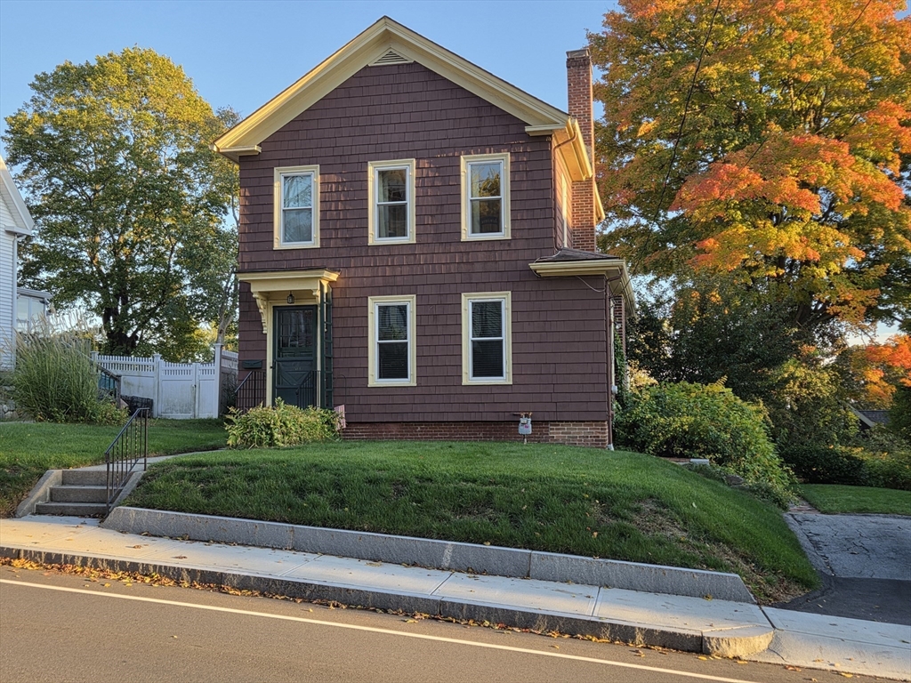 204 Lincoln Street in Marlborough