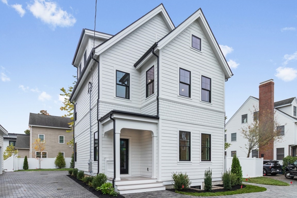 10 Central Ave #10 in Newtonville
