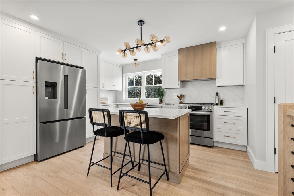 122 Woodruff Ave #122 in Medford