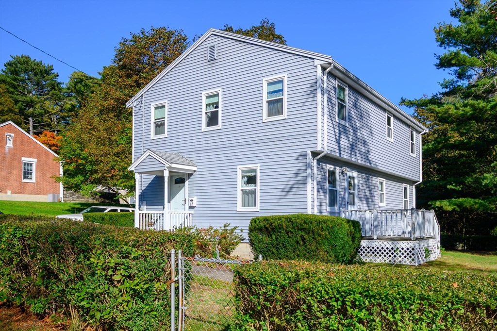 13 Hemlock Rd in Hingham