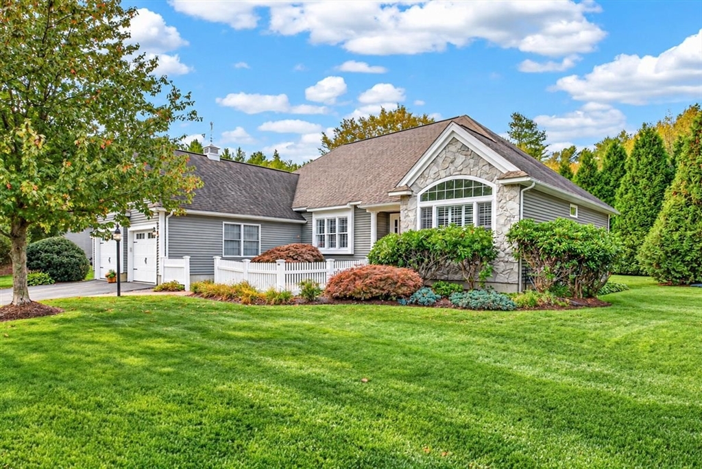 22 Silver Brook Ln #22 in Norwell