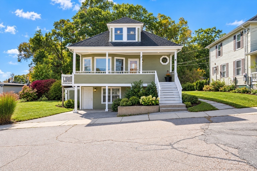 17 Connecticut Ave in Blackstone